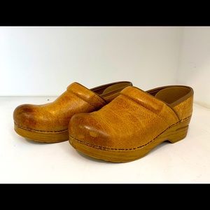Dansko Clog. 37